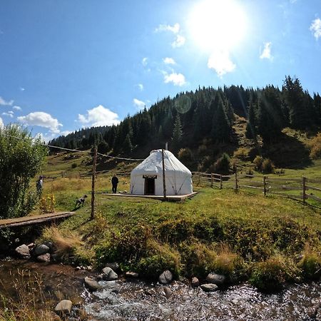 Mine Hostel Dzhergalan Jyrgalan Esterno foto