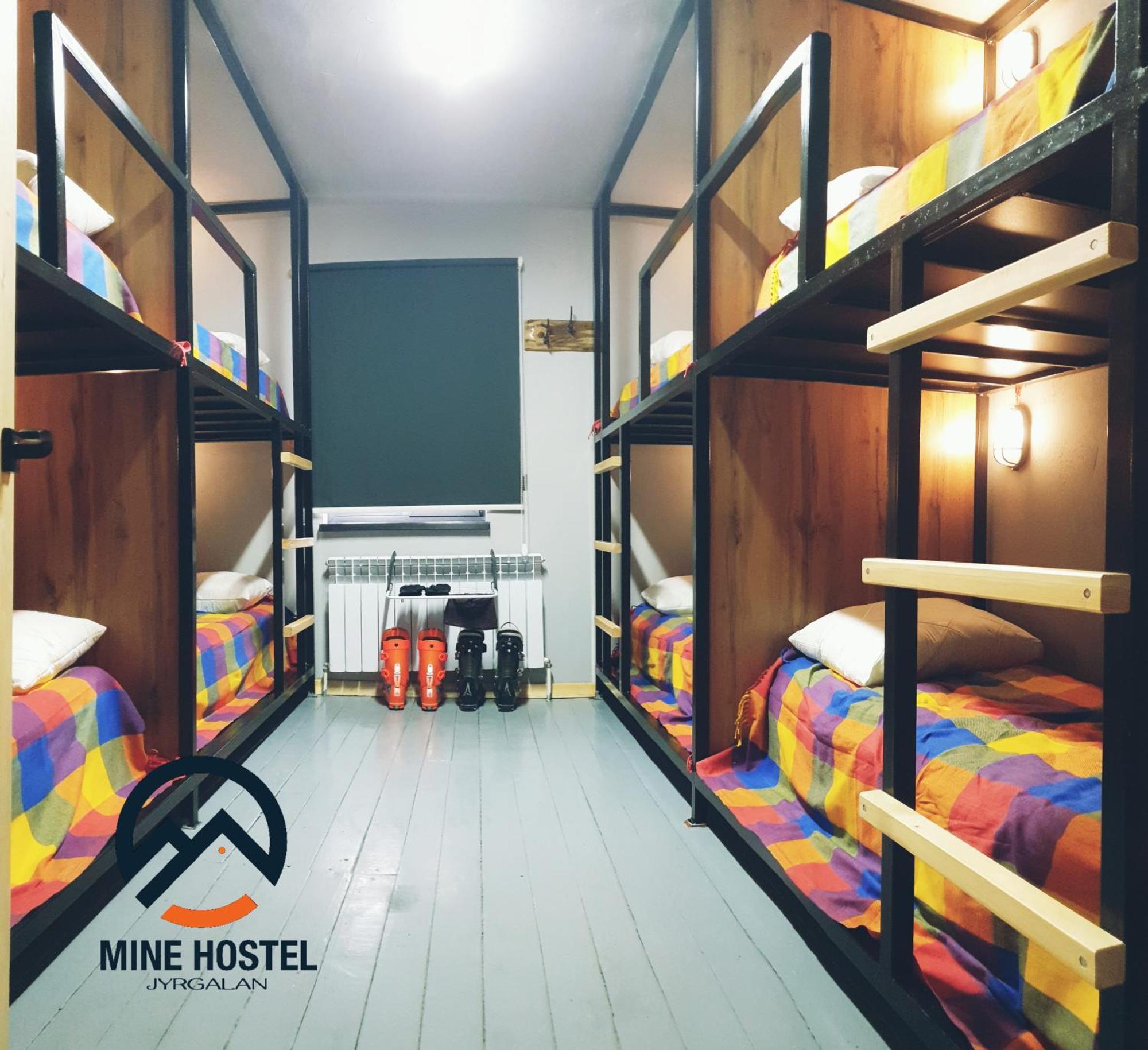 Mine Hostel Dzhergalan Jyrgalan Esterno foto