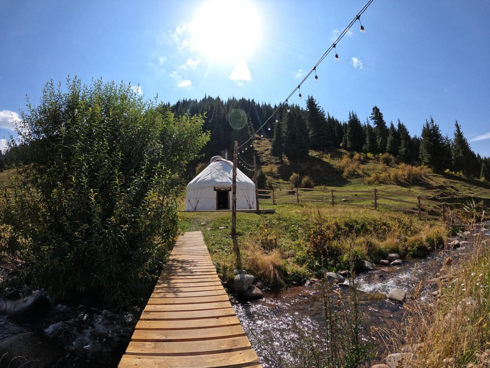 Mine Hostel Dzhergalan Jyrgalan Esterno foto